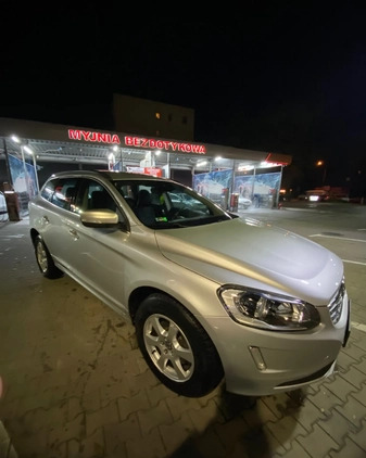 Volvo XC 60 cena 89000 przebieg: 190000, rok produkcji 2016 z Wrocław małe 67